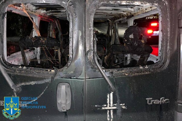 В Одессе молодой человек сжег три военных автомобиля: как его наказал суд фото 2