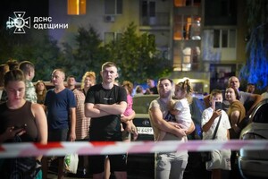 Уночі в Одеському районі горів ЖК "7 Небо": подробиці пожежі фото 3