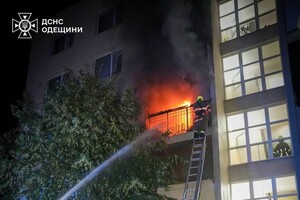 Уночі в Одеському районі горів ЖК "7 Небо": подробиці пожежі фото 10