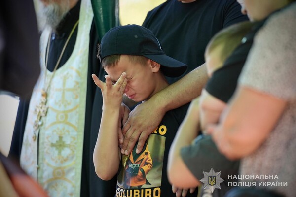 Захищав Україну на Донецькому напрямку: на Одещині попрощалися з поліцейським Сергієм Маглою фото 3