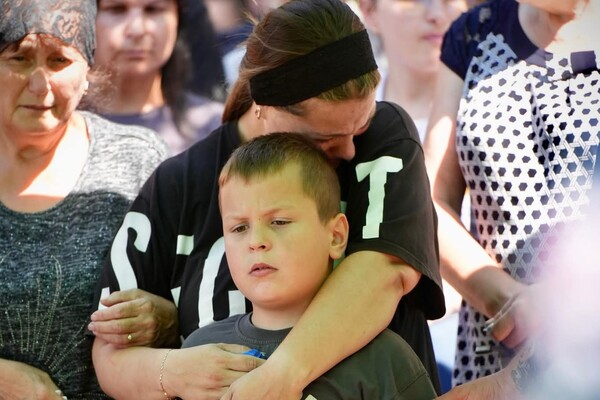 Захищав Україну на Донецькому напрямку: на Одещині попрощалися з поліцейським Сергієм Маглою фото 9