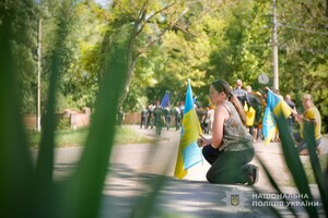 Захищав Україну на Донецькому напрямку: на Одещині попрощалися з поліцейським Сергієм Маглою фото 13