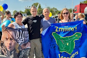 Впервые обнял маленького сына: в Одесскую область вернулся последний из пленных защитников Змеиного фото 3