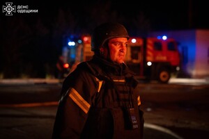 Масштабні пожежі в передмісті Одеси: наслідки нічної атаки БпЛА (оновлено) фото