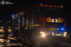 Масштабні пожежі в передмісті Одеси: наслідки нічної атаки БпЛА (оновлено) фото 4