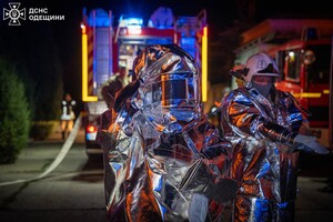 Масштабні пожежі в передмісті Одеси: наслідки нічної атаки БпЛА (оновлено) фото 8