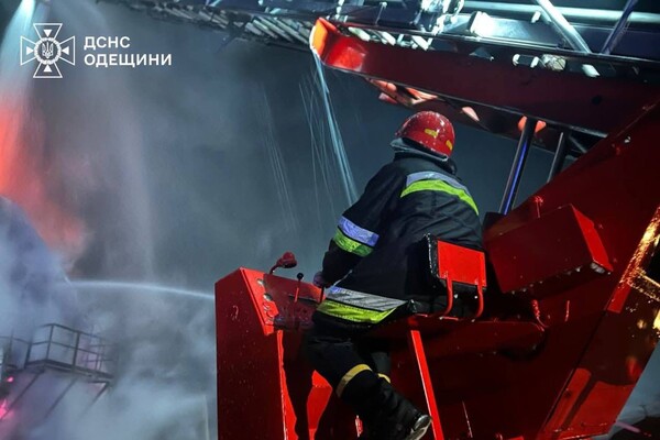 Нічний удар по Ізмаїлу на Одещині: є поранений і пошкодження (оновлено) фото 4