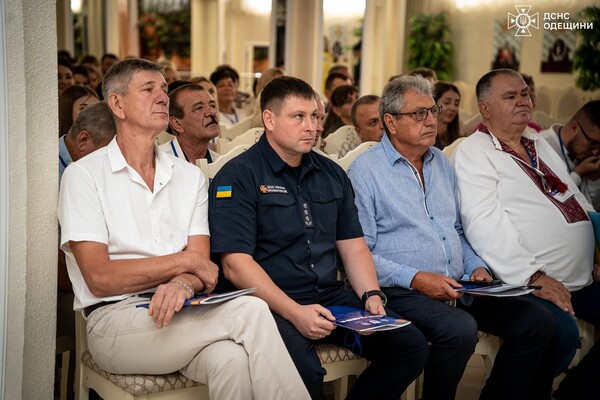 Врятував товариша з-під завалів: підлітка з Одещини нагородили за відвагу фото 4