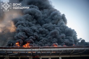 Масштабный пожар в порту Одесской области: загорелась транспортная лента фото 3