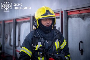 Масштабный пожар в порту Одесской области: загорелась транспортная лента фото 6