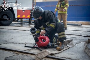 Масштабный пожар в порту Одесской области: загорелась транспортная лента фото 12