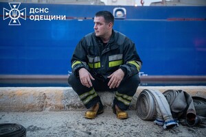 Масштабный пожар в порту Одесской области: загорелась транспортная лента фото 13