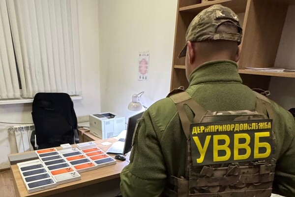 В Одесской области предотвратили контрабанду более 20 новых iPhone 17 фото 2