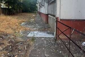 Вечерний удар по Одессе: получили повреждения дома и учебное заведение фото 9