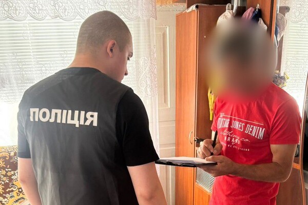 Квартири померлих і кредити під фіктивні застави: в Одесі викрили шахраїв фото 1