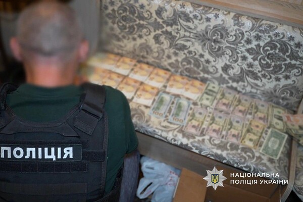 Вид на жительство и справки о непригодности: в Одессе разоблачили производителя фальшивых документов фото 4