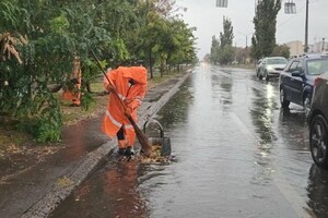 Изменения в движении электротранспорта и затопление улиц: последствия непогоды в Одессе фото 3