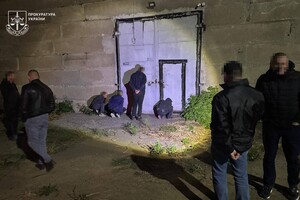 Вырыли тоннель и вынесли товар: в Одессе мужчины ограбили склад 7-го км фото 1