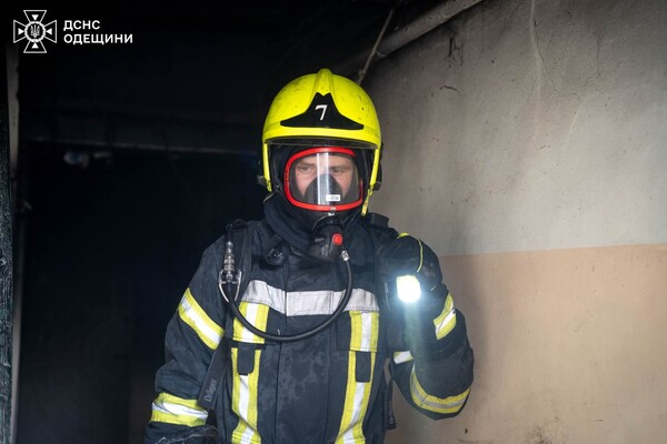 В Одесі горів житловий будинок: загинула людина фото 3