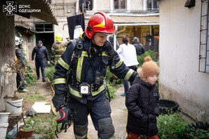 В Одесі горів житловий будинок: загинула людина фото 5