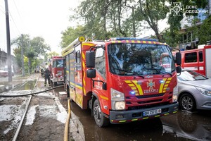 В Одесі горів житловий будинок: загинула людина фото 7