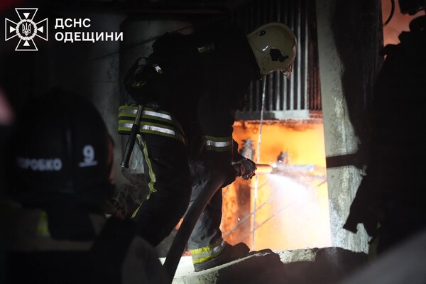 Масована атака на Одесу й Одещину: є пошкодження енергооб'єктів, постраждала жінка фото