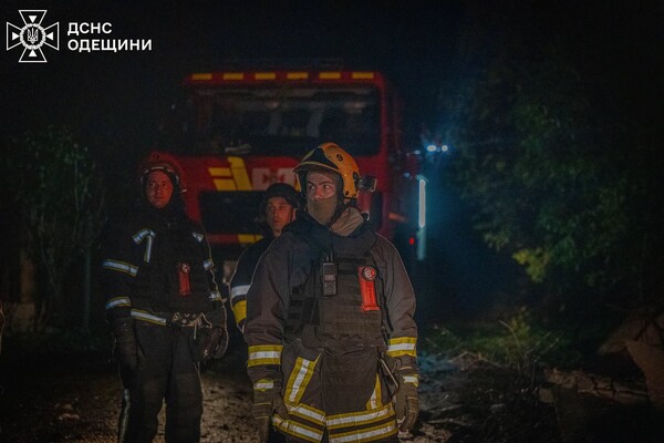 Масована атака на Одесу й Одещину: є пошкодження енергооб'єктів, постраждала жінка фото 5