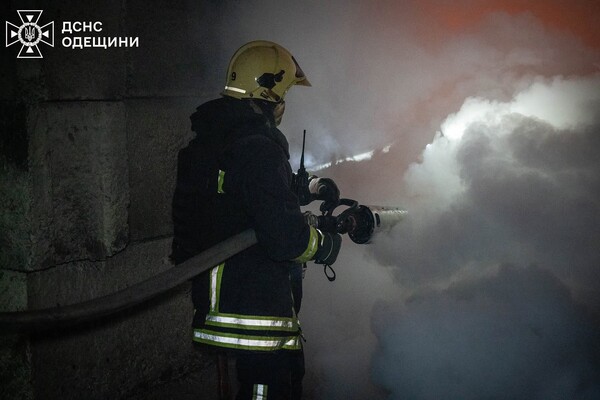Масована атака на Одесу й Одещину: є пошкодження енергооб'єктів, постраждала жінка фото 7