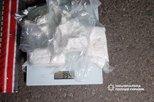 Кокаїн у багажнику та домашня плантація конопель: в Одесі викрили наркоділка фото 1