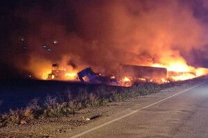 Ночной дроновый удар по Одесчине: горелая автостоянка, есть погибшие (обновлено) фото