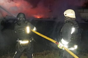 Нічний дроновий удар по Одещині: горіла автостоянка, є загиблі  фото 3