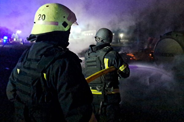 Нічний дроновий удар по Одещині: горіла автостоянка, є загиблі  фото 6