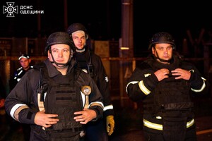 Пошкодження будинків і газової труби: наслідки нічної атаки на Одещину (оновлено) фото