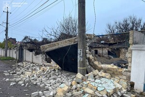 Пошкодження будинків і газової труби: наслідки нічної атаки на Одещину (оновлено) фото 5
