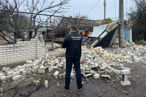 Пошкодження будинків і газової труби: наслідки нічної атаки на Одещину (оновлено) фото 6