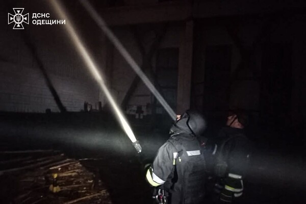 Нічний удар по півдню Одещини: є пошкодження депо та постраждалий