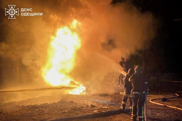 Нічний удар по півдню Одещини: є пошкодження депо та постраждалий (оновлено) фото 8