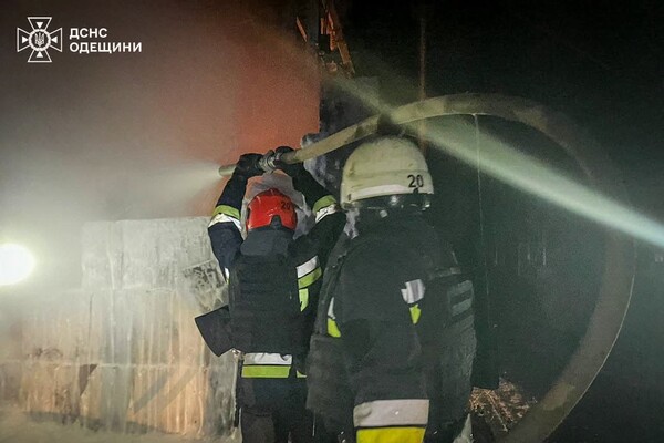 Нічний удар по півдню Одещини: є пошкодження депо та постраждалий (оновлено) фото 9