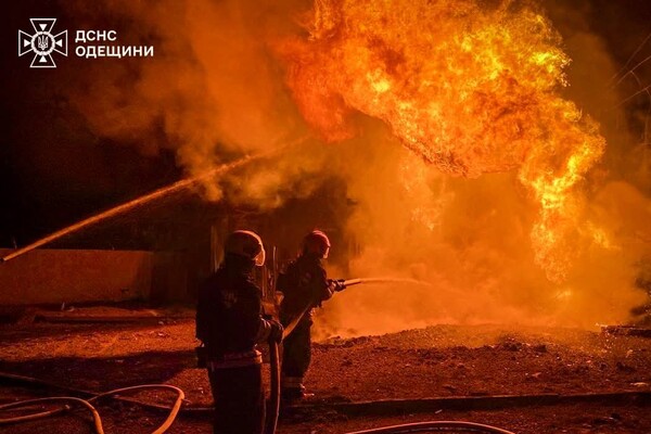 Нічний удар по півдню Одещини: є пошкодження депо та постраждалий (оновлено) фото 11