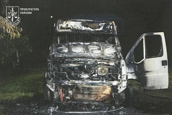 Підпалив мікроавтобус військовослужбовців: на Одещині судитимуть юнака фото 1