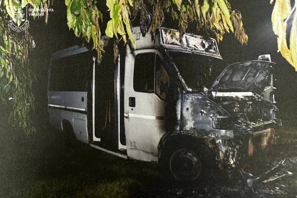 Підпалив мікроавтобус військовослужбовців: на Одещині судитимуть юнака фото 3