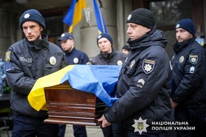 Загинув на сході України: в Одесі попрощалися з поліцейським Миколою Яковецьким фото 5