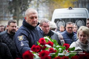 Загинув на сході України: в Одесі попрощалися з поліцейським Миколою Яковецьким фото 13