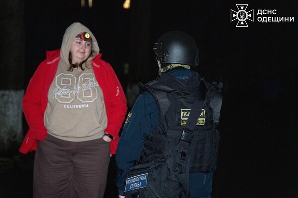 У квартирах заблокувало людей, є постраждалі: наслідки нічної атаки БпЛА на Одесу (оновлено) фото 6