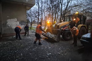 У квартирах заблокувало людей, є постраждалі: наслідки нічної атаки БпЛА на Одесу (оновлено) фото 12