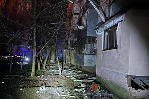 У квартирах заблокувало людей, є постраждалі: наслідки нічної атаки БпЛА на Одесу (оновлено) фото 17