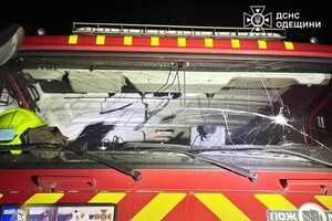 У квартирах заблокувало людей, є постраждалі: наслідки нічної атаки БпЛА на Одесу (оновлено) фото 22