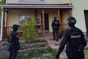 Продавали детей за границу: в Одесской области разоблачили преступную группировку фото 7