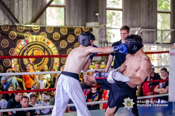 Патрулює вулиці та навчає дітей карате: поліцейський з Одещини став чемпіоном фестивалю бойових мистецтв фото 4