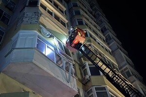 Ночной удар по Одессе: часть города без света, есть повреждение дома фото 1